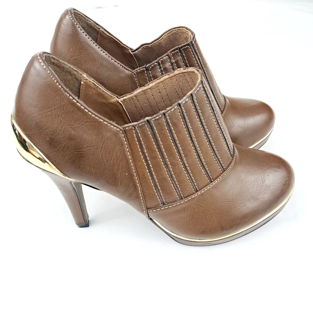 Mark Women's Brown Stiletto Platform Pumps With Gold accent  Sz 7